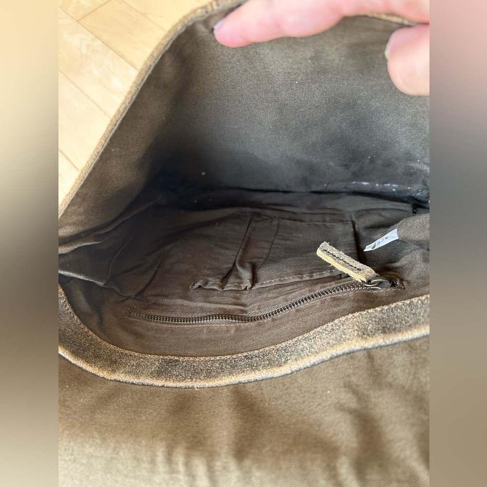 Distressed Leather Army Brown/Green Flap Messenger Bag - Picture 7 of 8